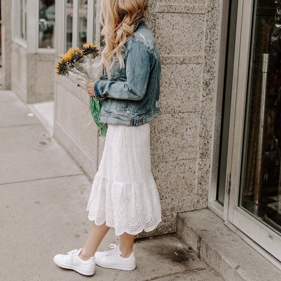 🆕Lilah Off White Eyelet Midi Skirt - Picture 2 of 8